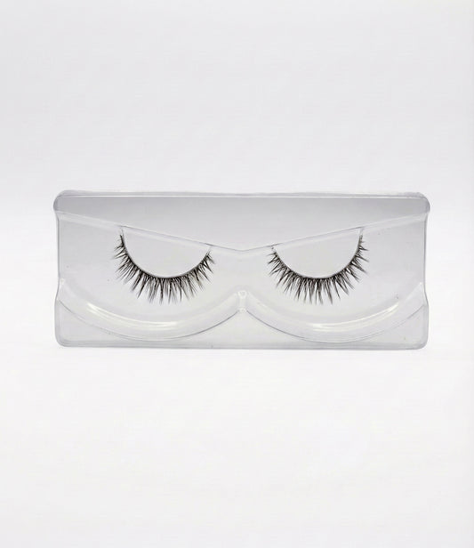 A06 Light Volume krátké řasy s jemnými Wispy, 1 pár