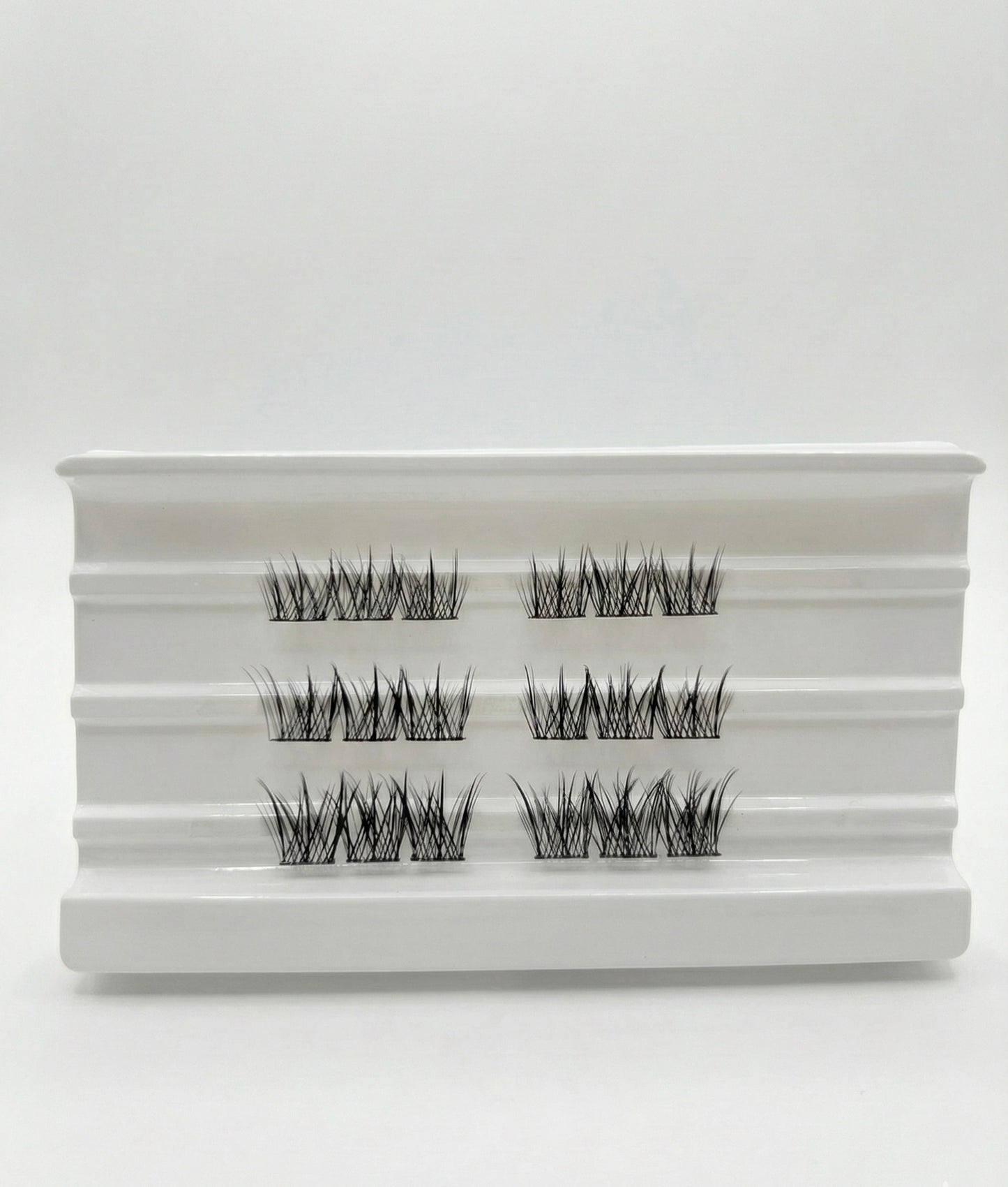 E04 Light Volume Eyelash Segments with Wispy, 3 rows