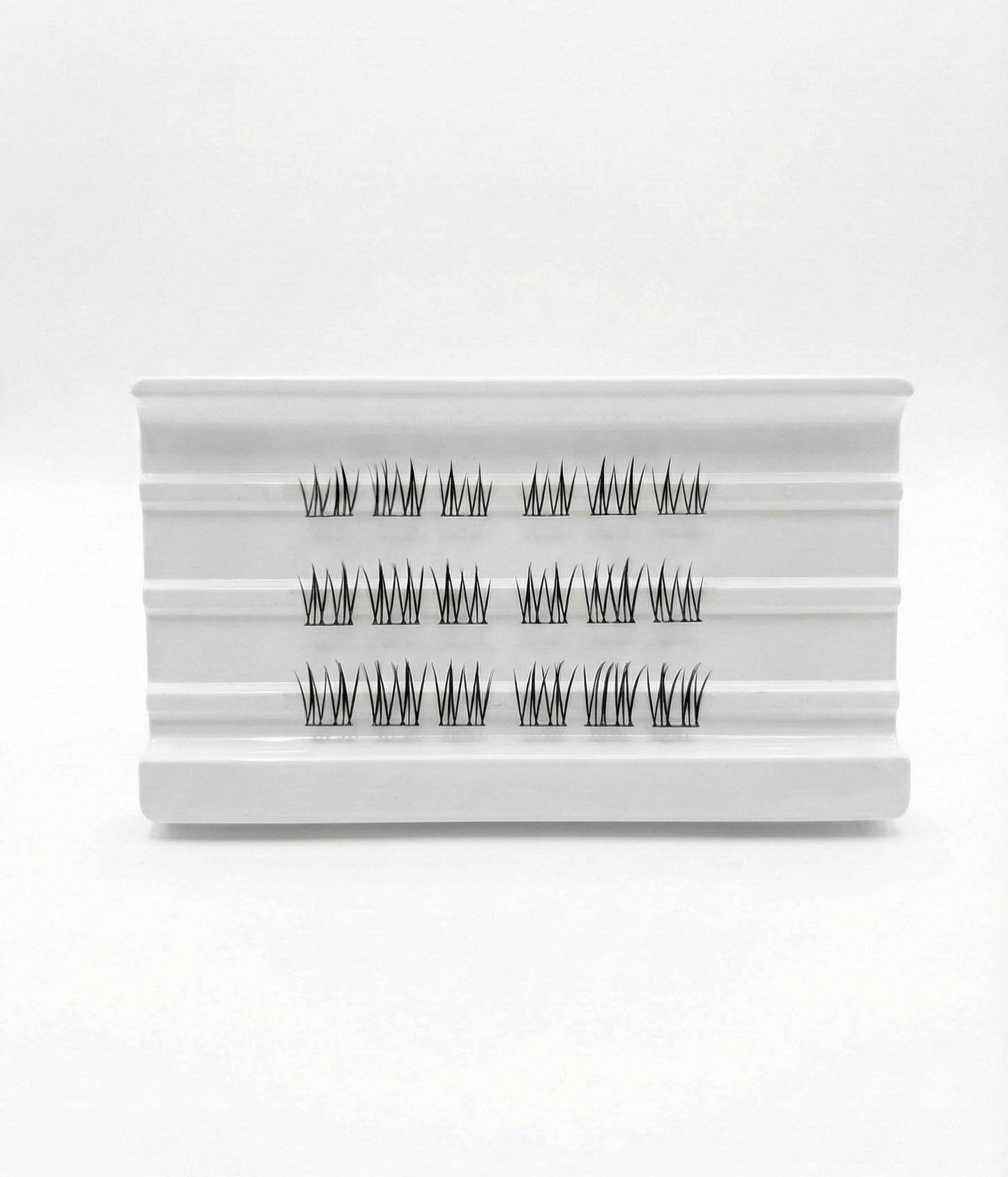 E07 Segments of thicker Spiky Eyelashes, 3 rows