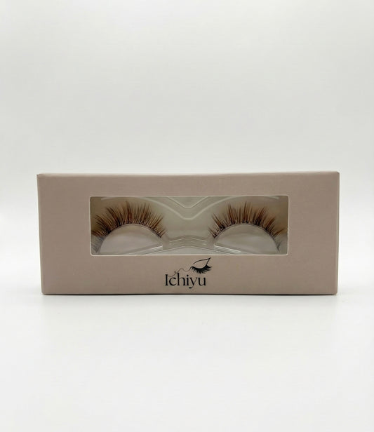 B02 Hnědé Natural řasy s jemnými Wispy, 1 pár