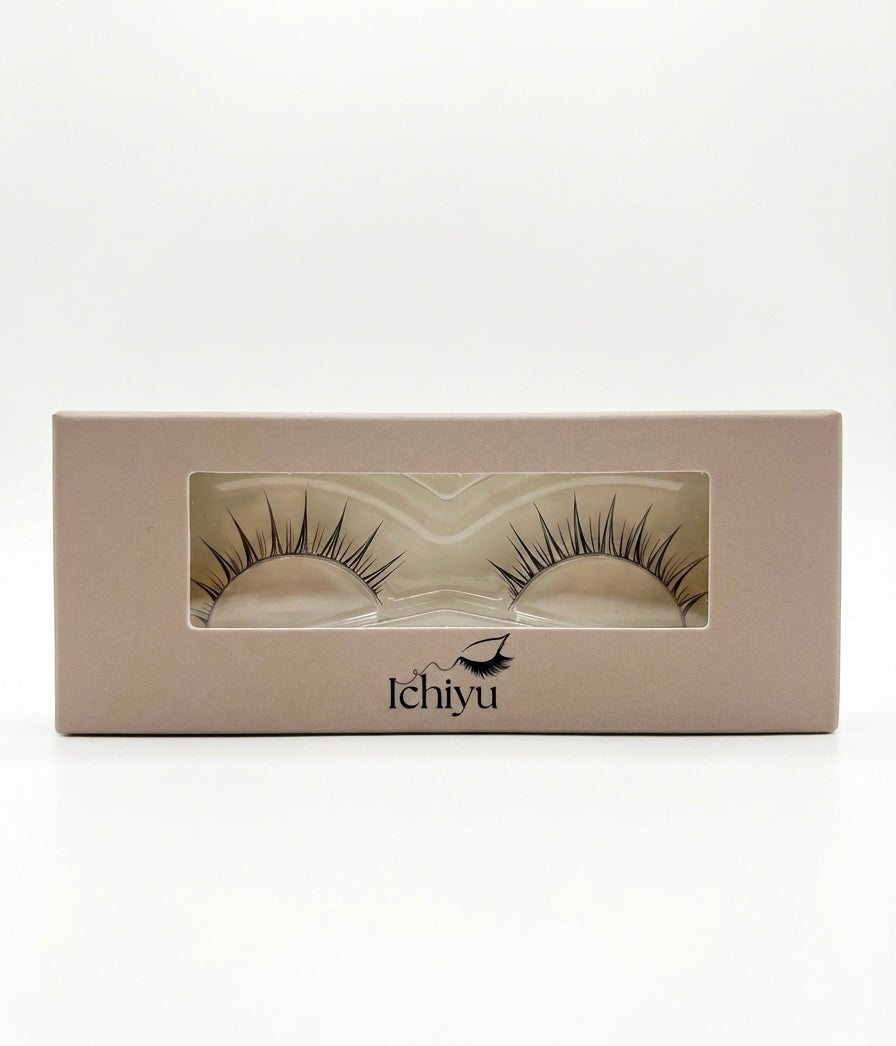 A09 Manga eyelashes with pronounced tips, 1 pair